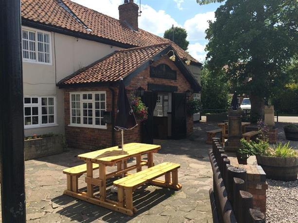 The Fountain At Tuxford & The Square And Compass Normanton On Trent Hotel Exterior foto